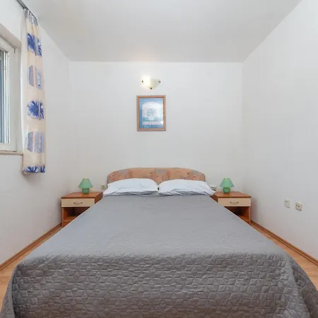 Olive Gardens Lägenhet Primošten